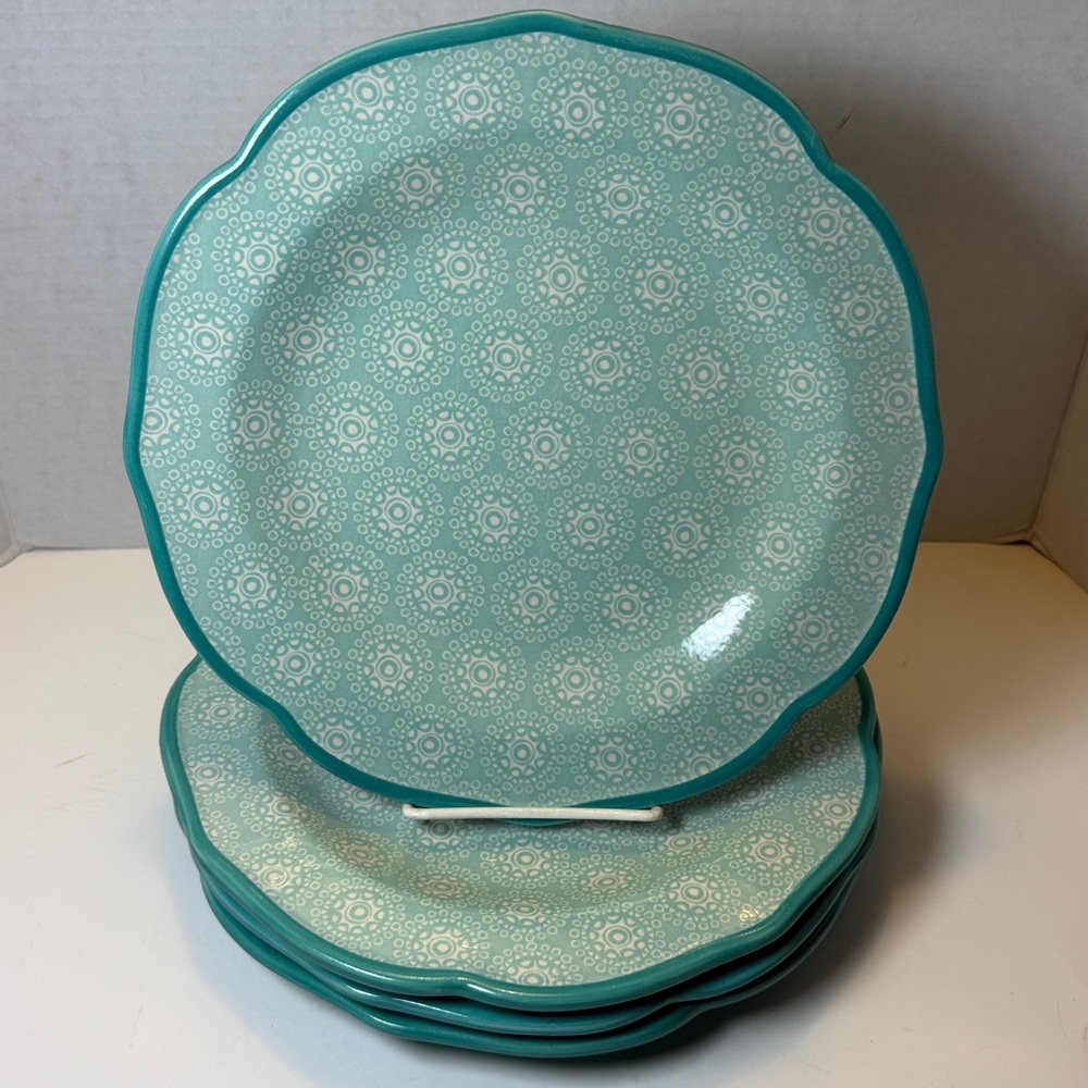 (4) Pioneer Woman Hyacinth Teal & White Medallion Dinner Plates 10.5”
